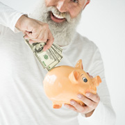 Как накопить на пенсию: 5 правил ведения семейного бюджета