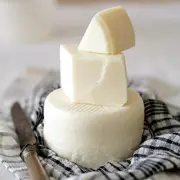 Как приготовить сыр из молока в домашних условиях
