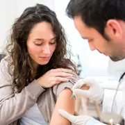 Какую прививку от гриппа делать осенью? Четырехвалентная вакцина против гриппа