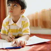 Почему ребенок не делает уроки вовремя и быстро?