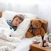 Как нельзя лечить ОРВИ у детей: 10 лекарств, которые не помогают при кашле и насморке