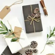 Упаковка новогодних подарков: 10 способов украсить крафт
