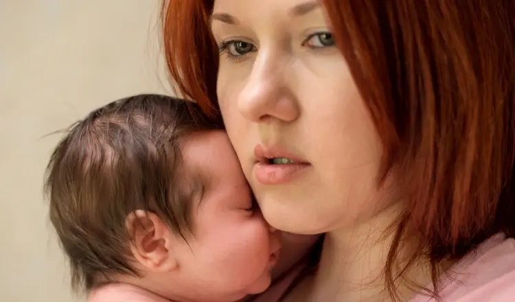 'Зачем я родила?' Почему возникает материнская депрессия?