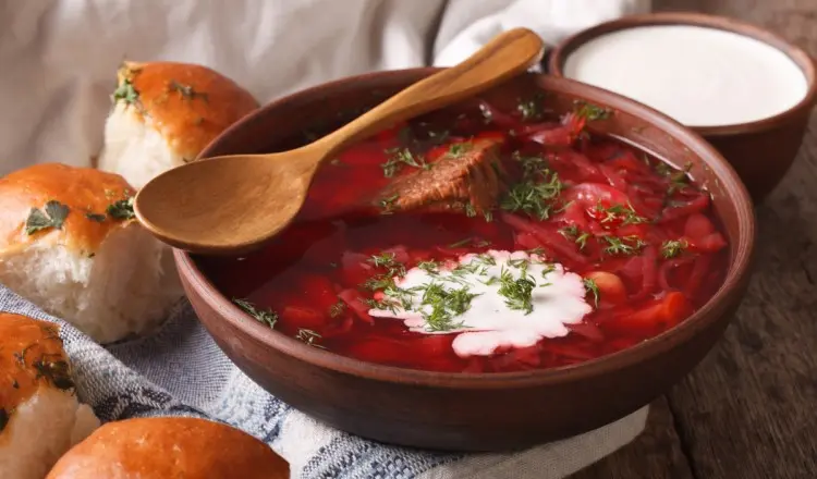 Как готовить суп: советы легендарного Похлебкина 