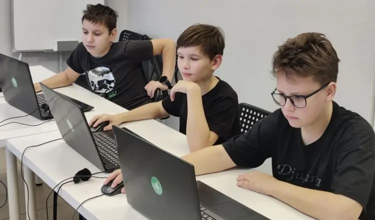 Не только программирование: что еще можно изучать в компьютерной школе для детей в Москве