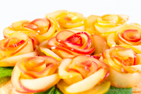 Уникальный рецепт: торт с яблоками и карамелью к Яблочному спасу