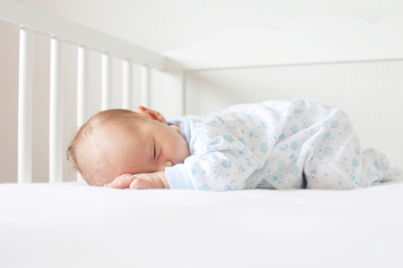 Детская кроватка: люлька, колыбель, манеж – что выбрать?