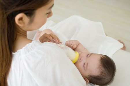 Детские смеси для новорожденных и грудных детей: какая лучше и как подобрать?
