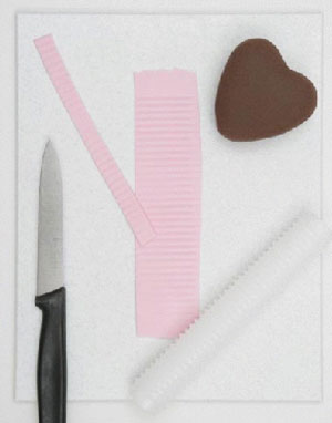 Шоколадные сердечки: как украсить пирожные на День святого Валентина