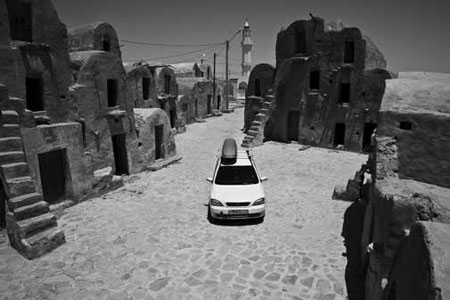 По Сахаре на легковушке: папа, мама, двое детей и автомобиль