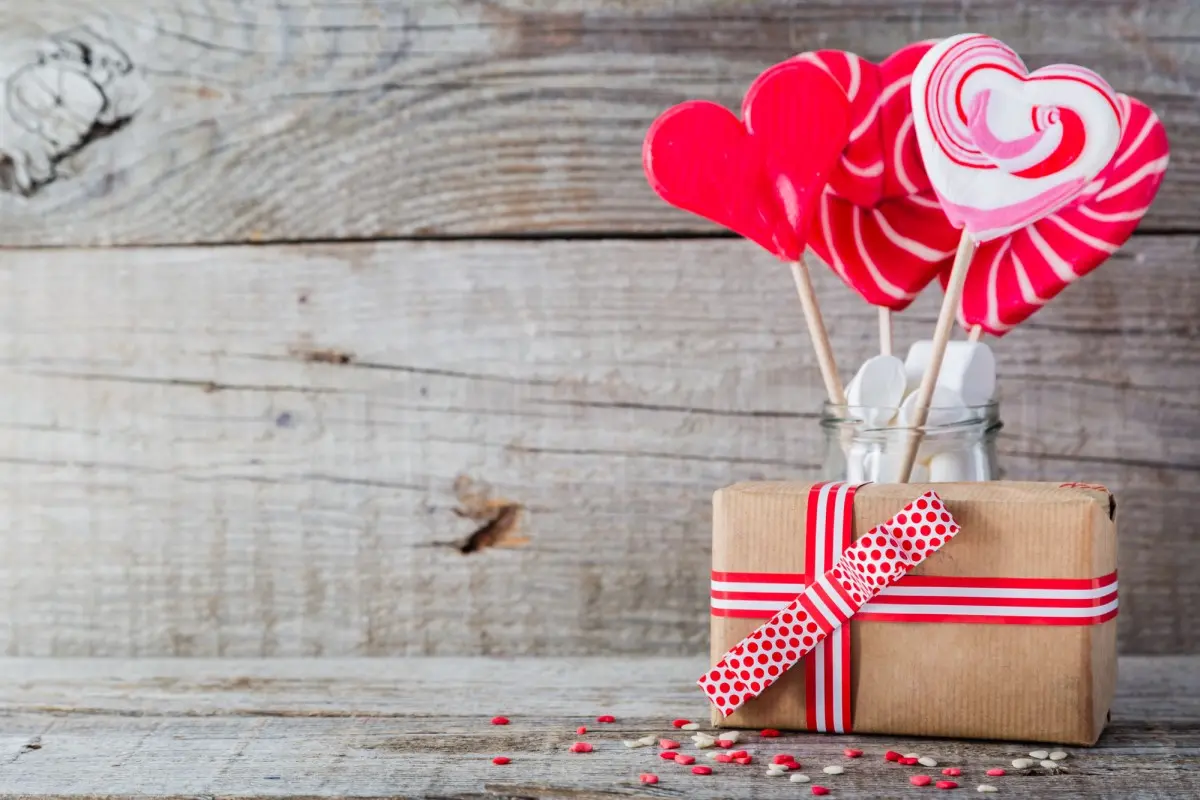 Топ стихов и открыток ко Дню Святого Валентина: чувственные стихи и нежные открытки - ЗНАЙ ЮА