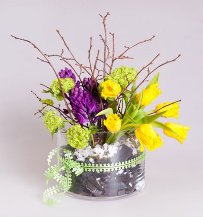 Подарок на 8 марта: цветы, которые долго не завянут. Мастер-класс. Каксобрать букет из гиацинтов и тюльпанов