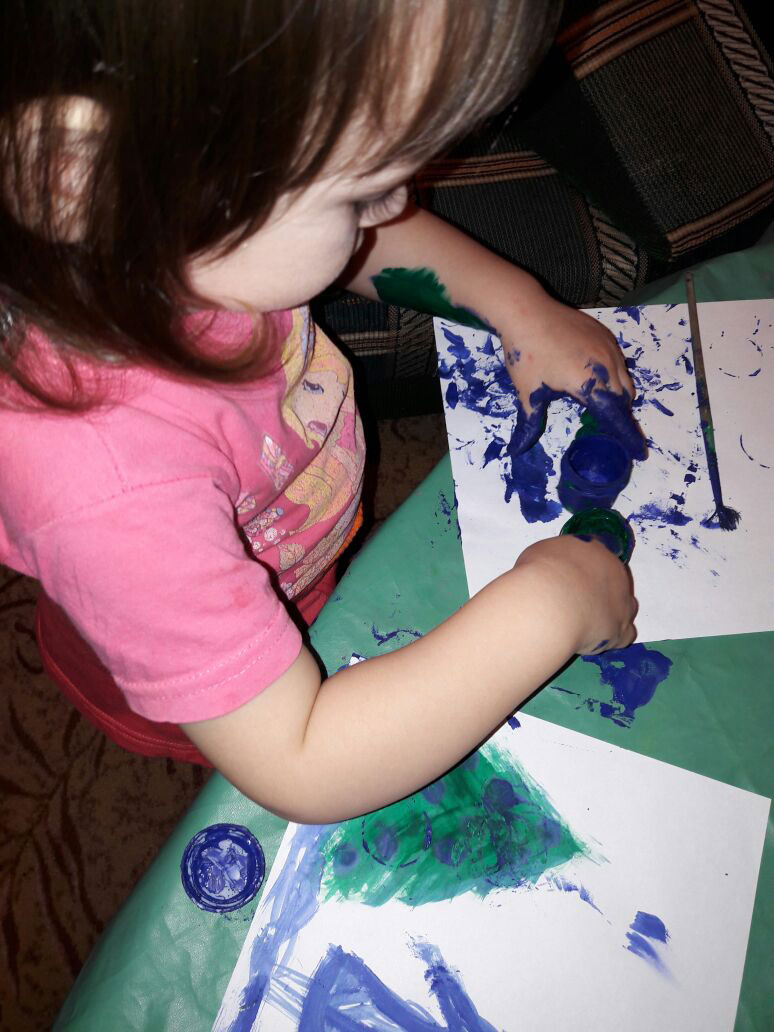 Книга-раскраска для детей с красками и кисточкой, рисование водой, закладка. Зачарованный сад