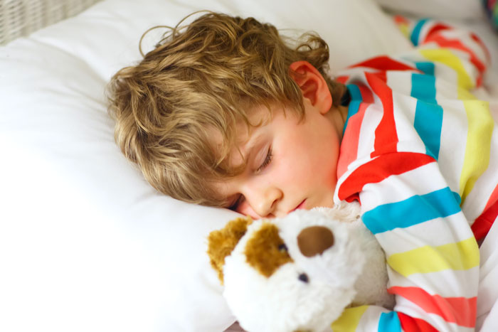 Как уложить ребенка спать без мучений: 11 советов