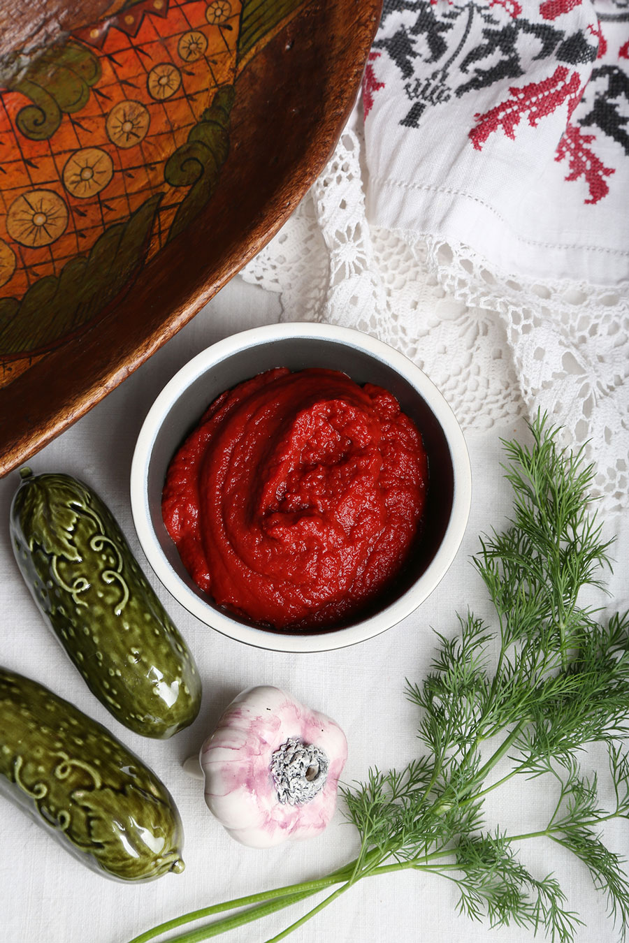 Как закрыть на зиму густую томатную пасту: простой рецепт