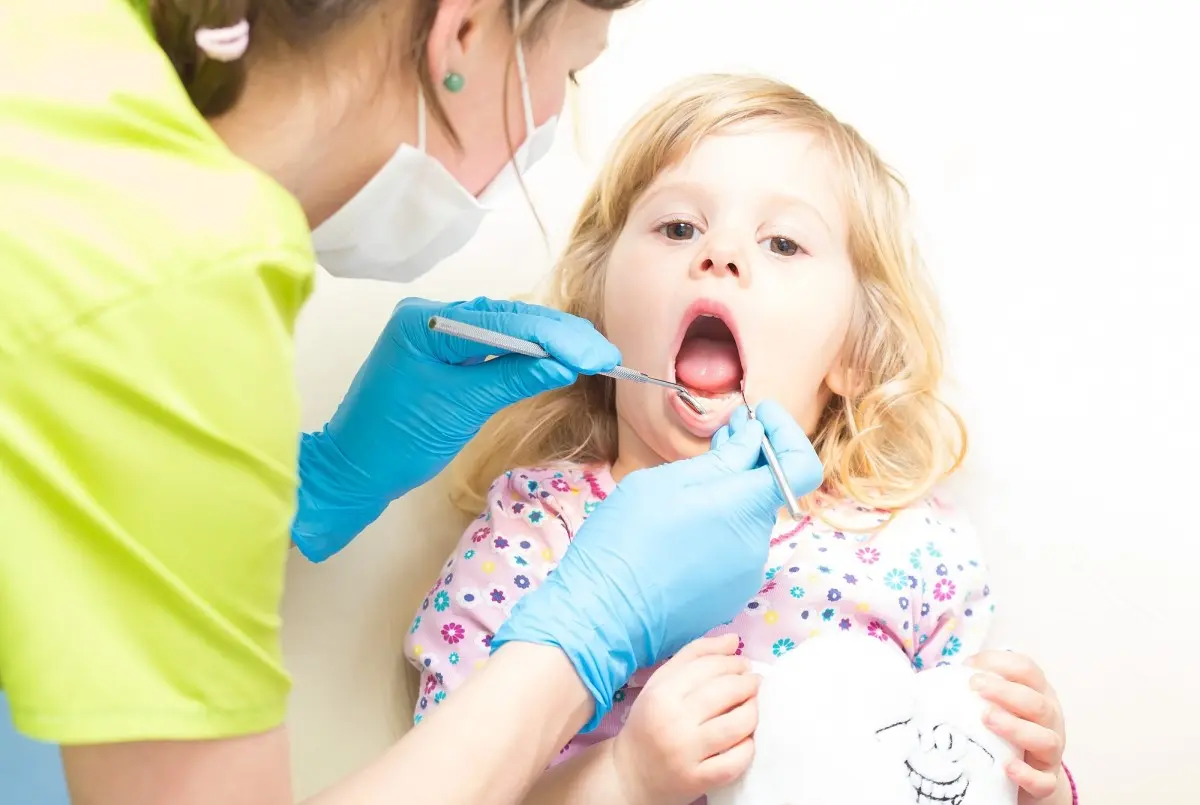 Первый визит к детскому стоматологу