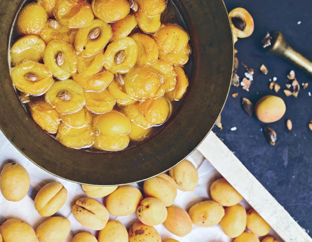 Рецепты абрикосового варенья на зиму — классический, без косточек, с миндалём и по-болгарски