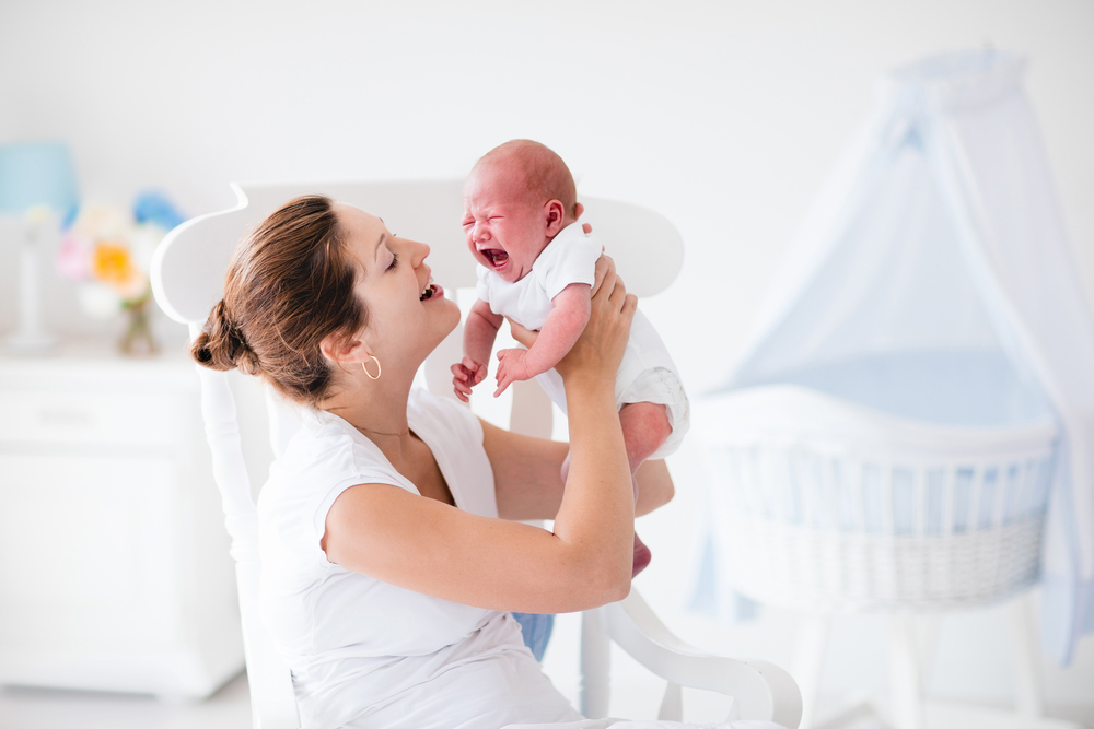 Как справиться с коликами у новорожденного