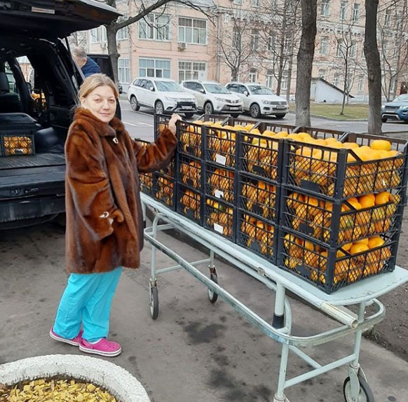 Благодаря неравнодушным москвичам в хосписах Москвы под Новый год появились мандарины