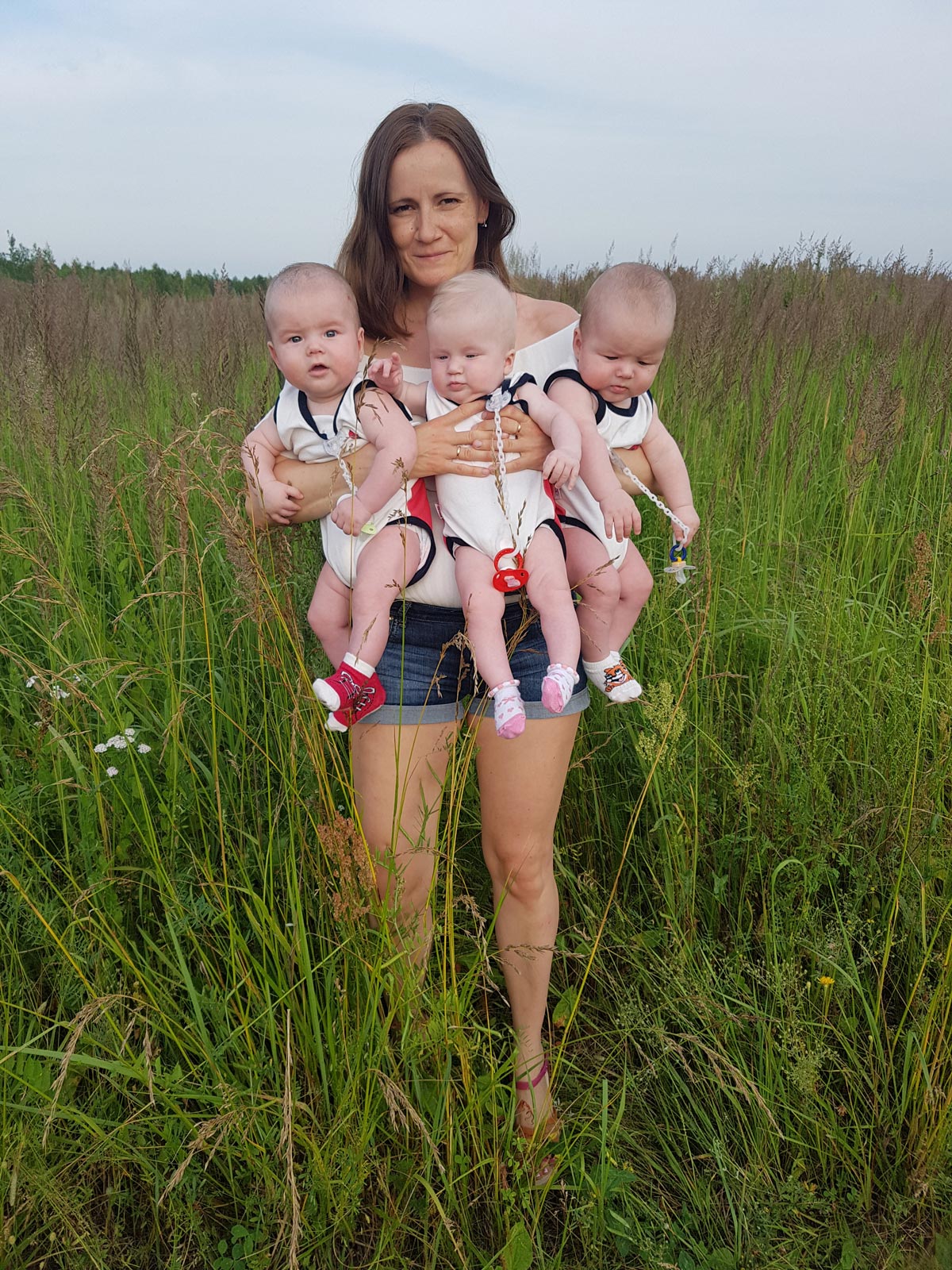 Наталья Попова с детьми