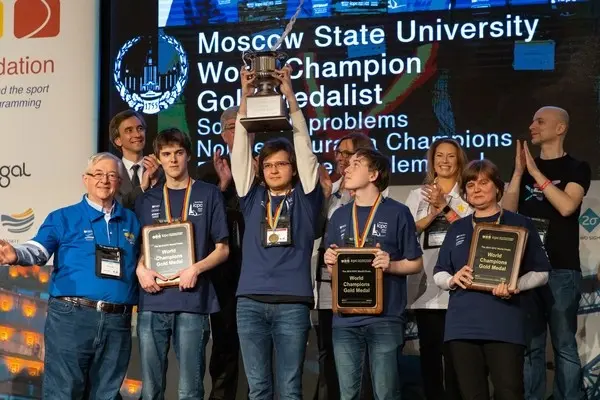 На Международной студенческой олимпиаде по программированию в 2021 году