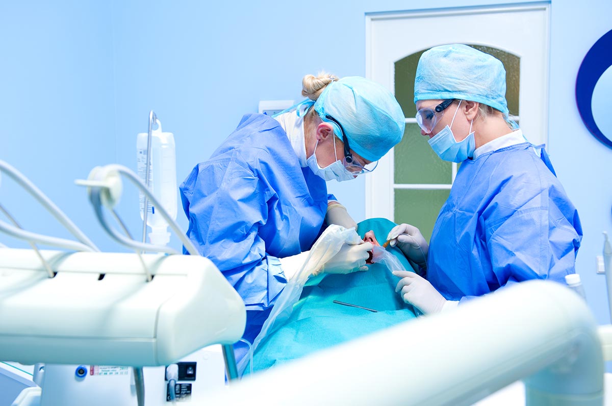 Противопоказания для имплантации зубов