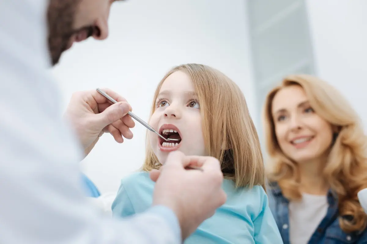 Какие продукты наиболее опасны для детских зубов