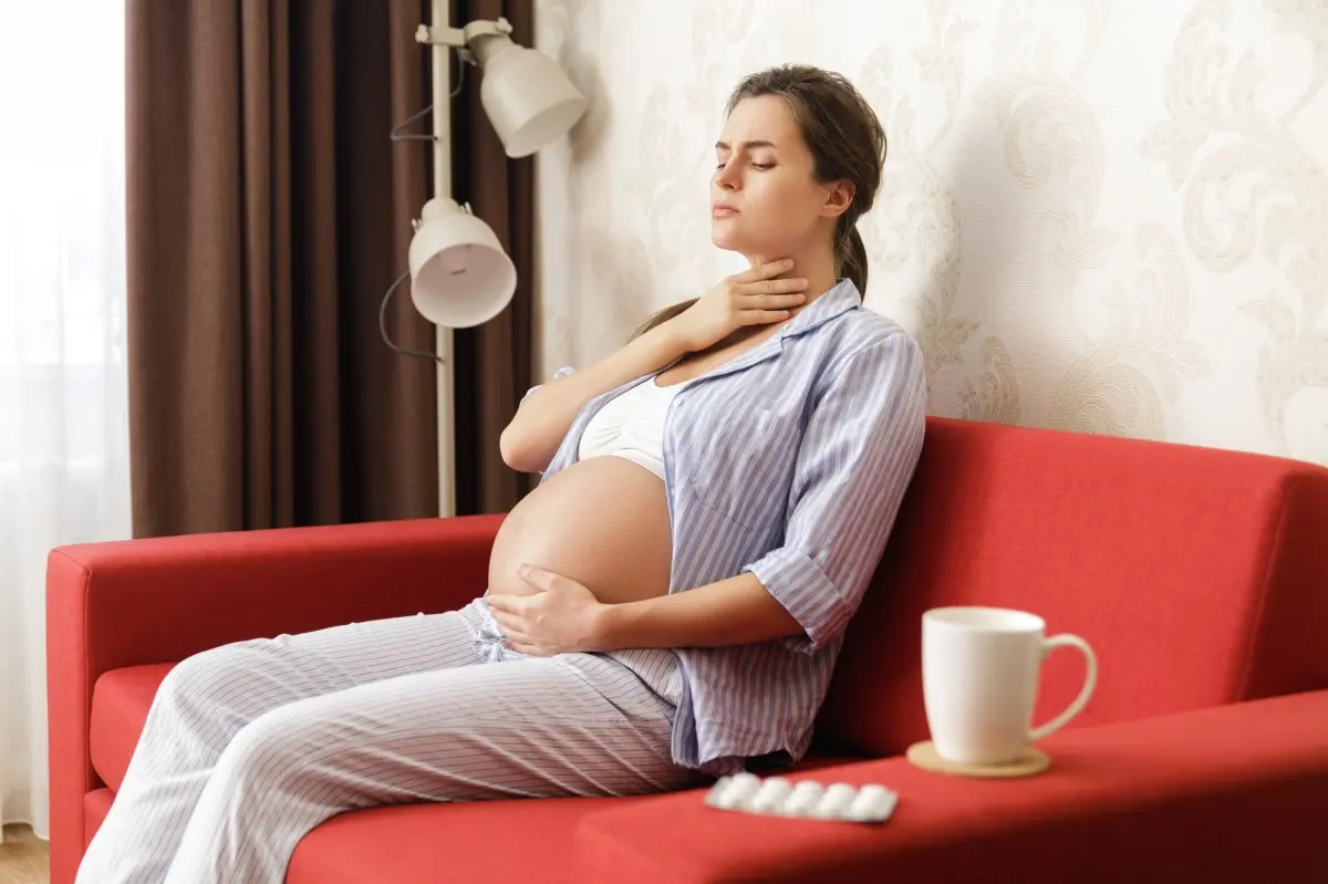Как лечить горло во время беременности