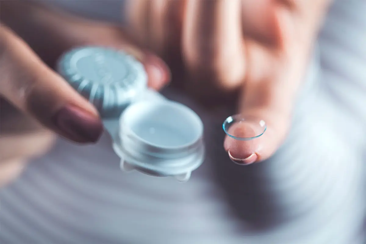 Кому подойдут ночные линзы
