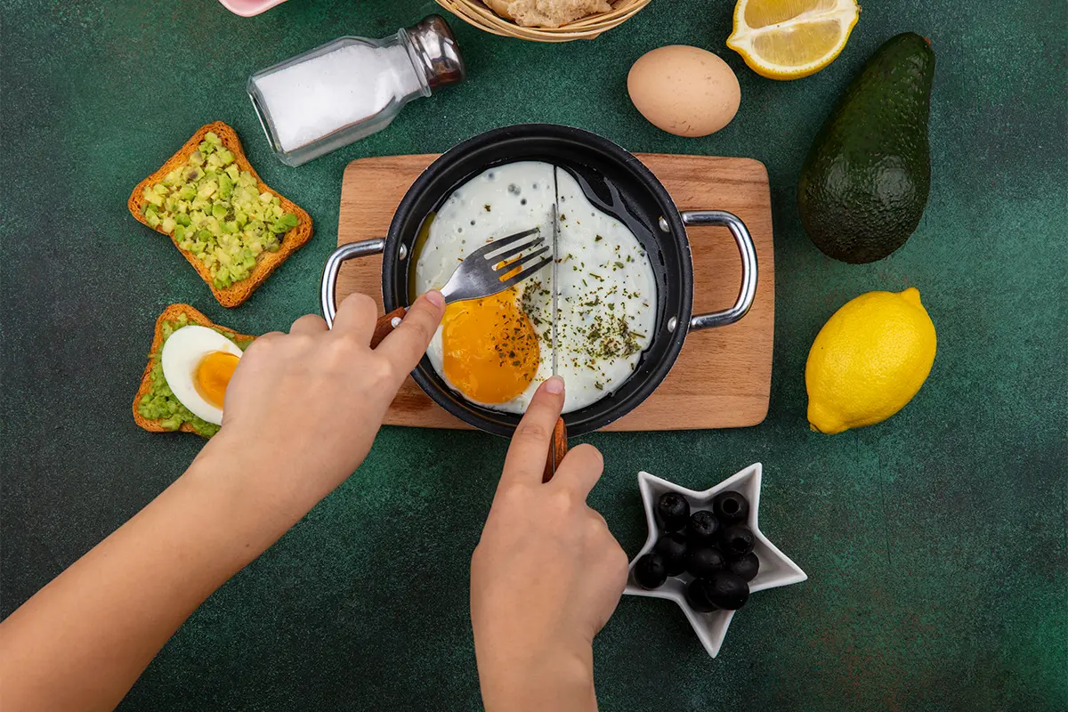 Яйца – холин и жиры для гормональной системы