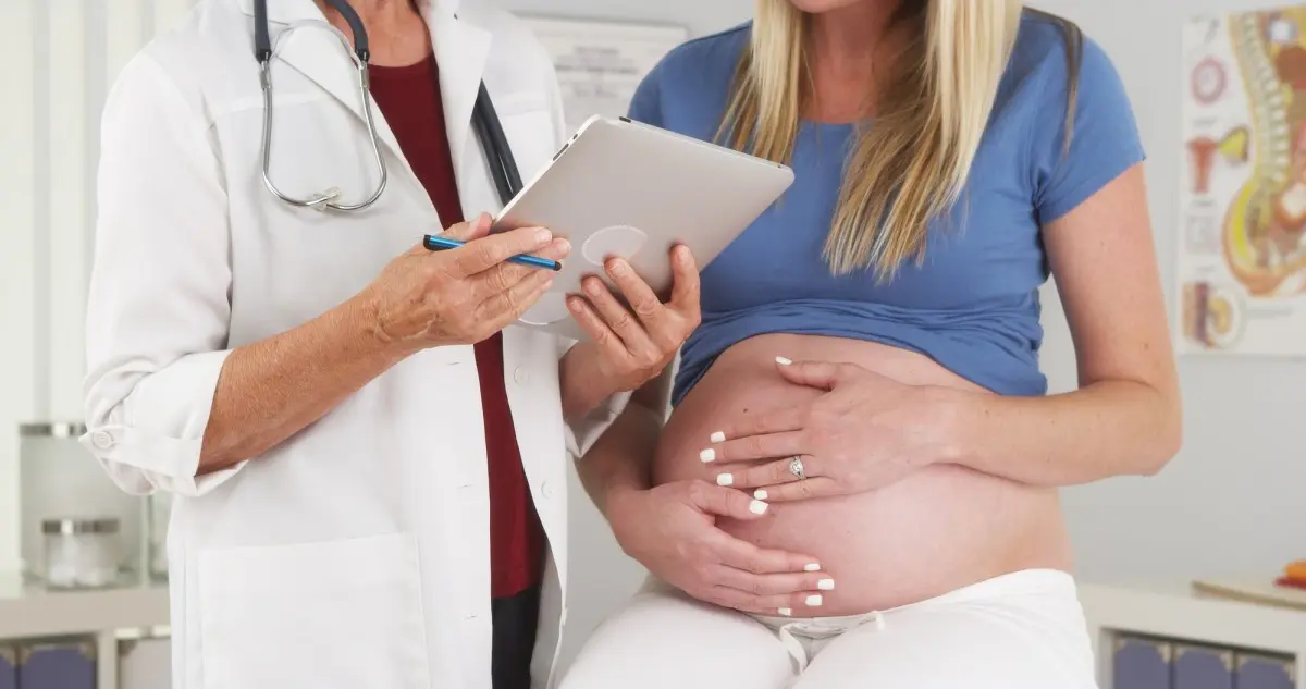 Чем опасна переношенная беременность?